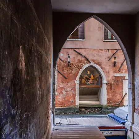 Rialto Bridge Big With Lift By Lionhost *