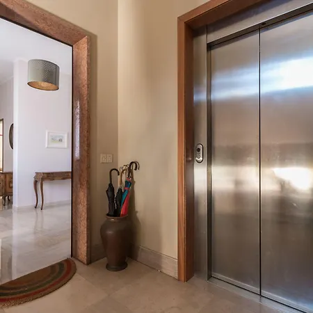 Rialto Bridge Big With Lift By Lionhost Apartman