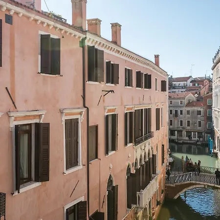 Rialto Bridge Big With Lift By Lionhost Apartment
