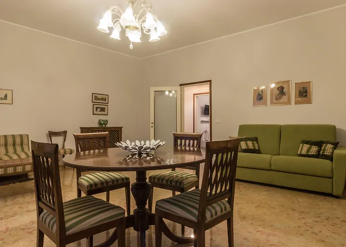 Rialto Bridge Big With Lift By Lionhost شقة البندقية