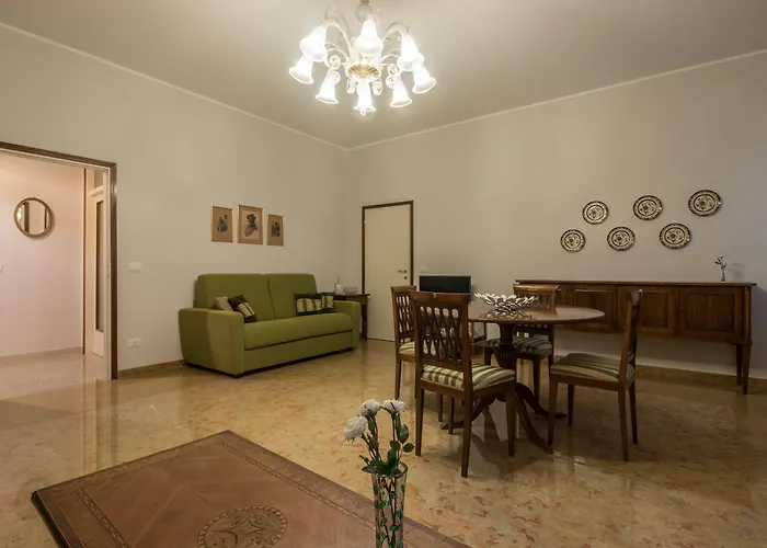 Rialto Bridge Big With Lift By Lionhost شقة البندقية