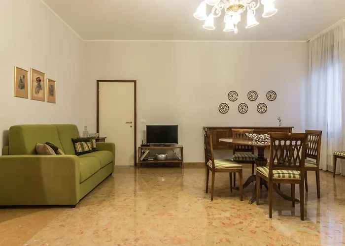 Rialto Bridge Big With Lift By Lionhost *