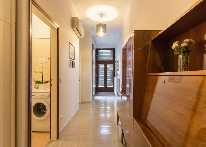 Rialto Bridge Big With Lift By Lionhost *