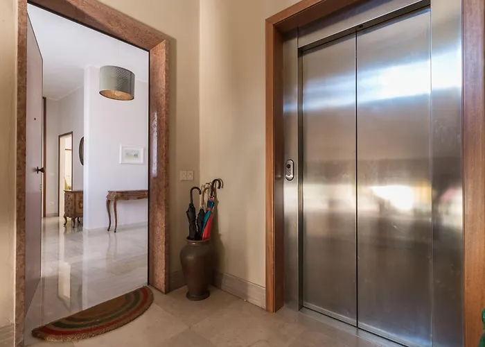 Rialto Bridge Big With Lift By Lionhost شقة