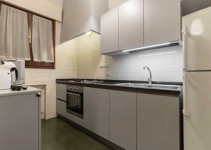 Rialto Bridge Big With Lift By Lionhost *