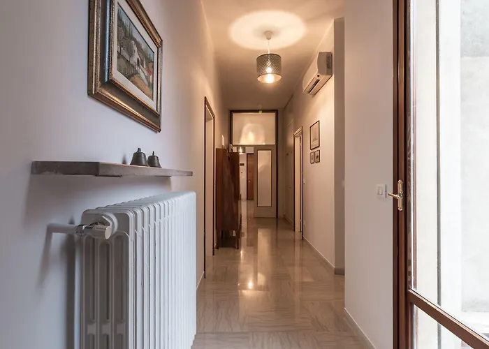 Rialto Bridge Big With Lift By Lionhost شقة البندقية