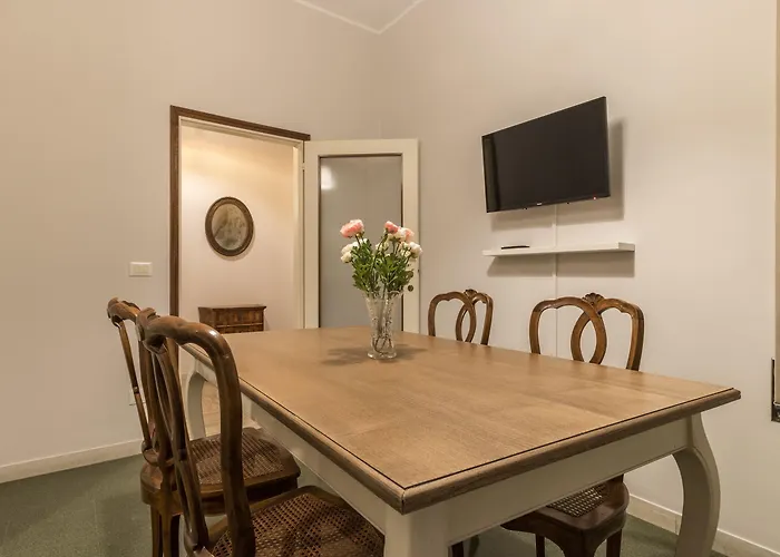 Rialto Bridge Big With Lift By Lionhost