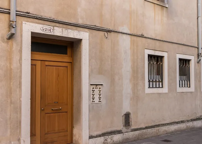 Rialto Bridge Big With Lift By Lionhost شقة